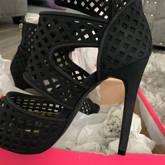 Sexy black open toe; zip-up heels - Picture 6 of 7